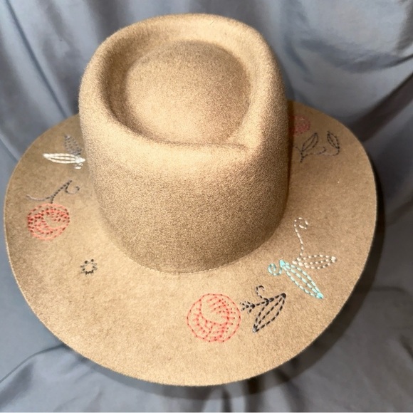 Wide Brim Hat Womens Tan Wool Embroidered Floral Country Cowgirl Y2K Boho Rodeo - Picture 3 of 9